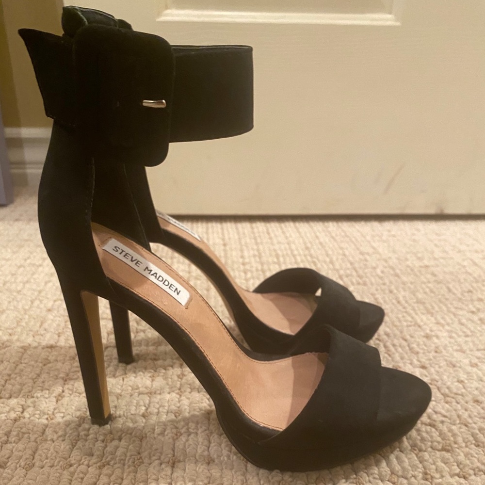 Steve Madden platform black heel